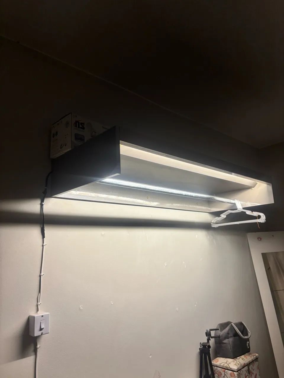 CABIDEIRO COM LED