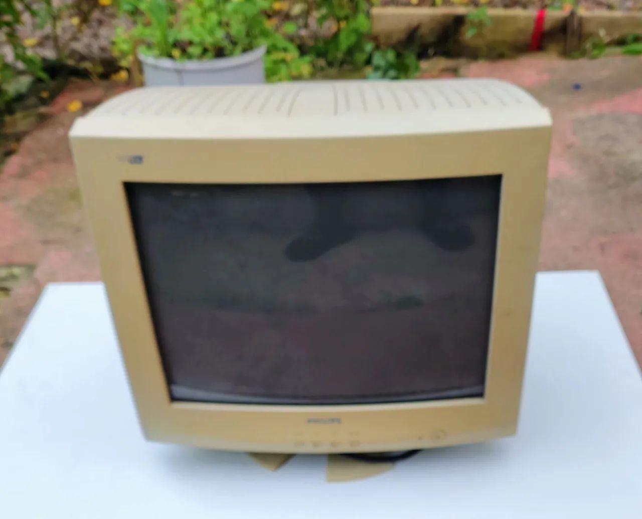 Monitor Philips antigo funcionando 