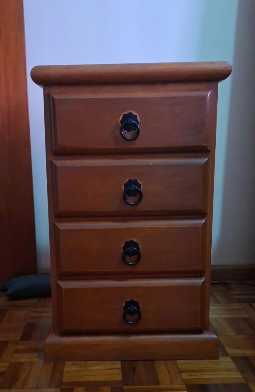 Mesinha de cabeceira com 4 gavetas - Foto 2