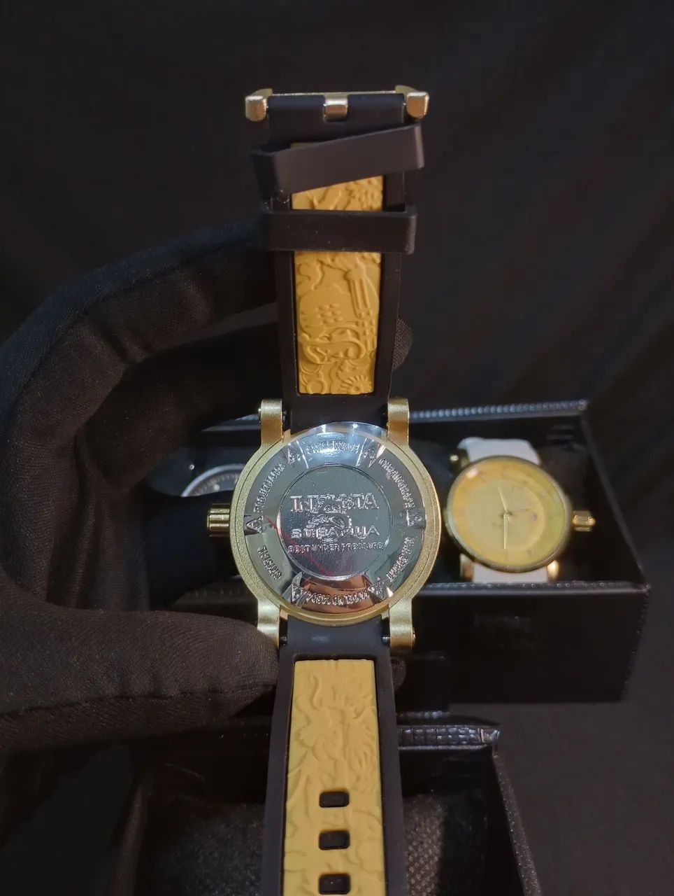 Relógio Invicta Yakuza Dourado + Preto - Foto 5
