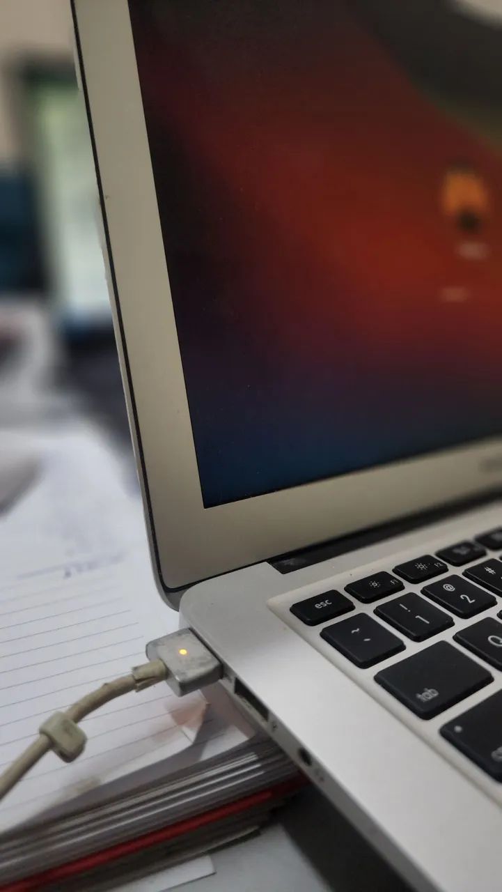 MacBook Air 13" - Ótimo Estado + Carregador Original MagSafe - Foto 2