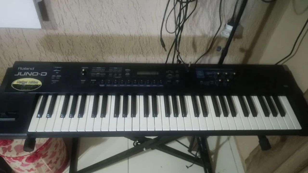 Teclado Roland Juno D  - Foto 2