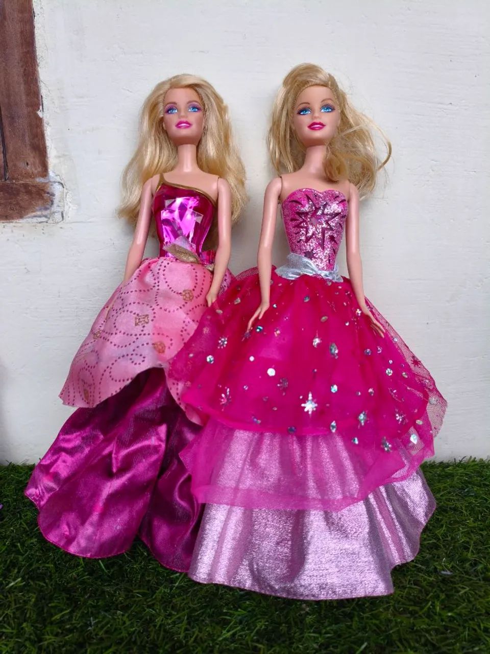 Duas Barbies com defeitos - Foto 2