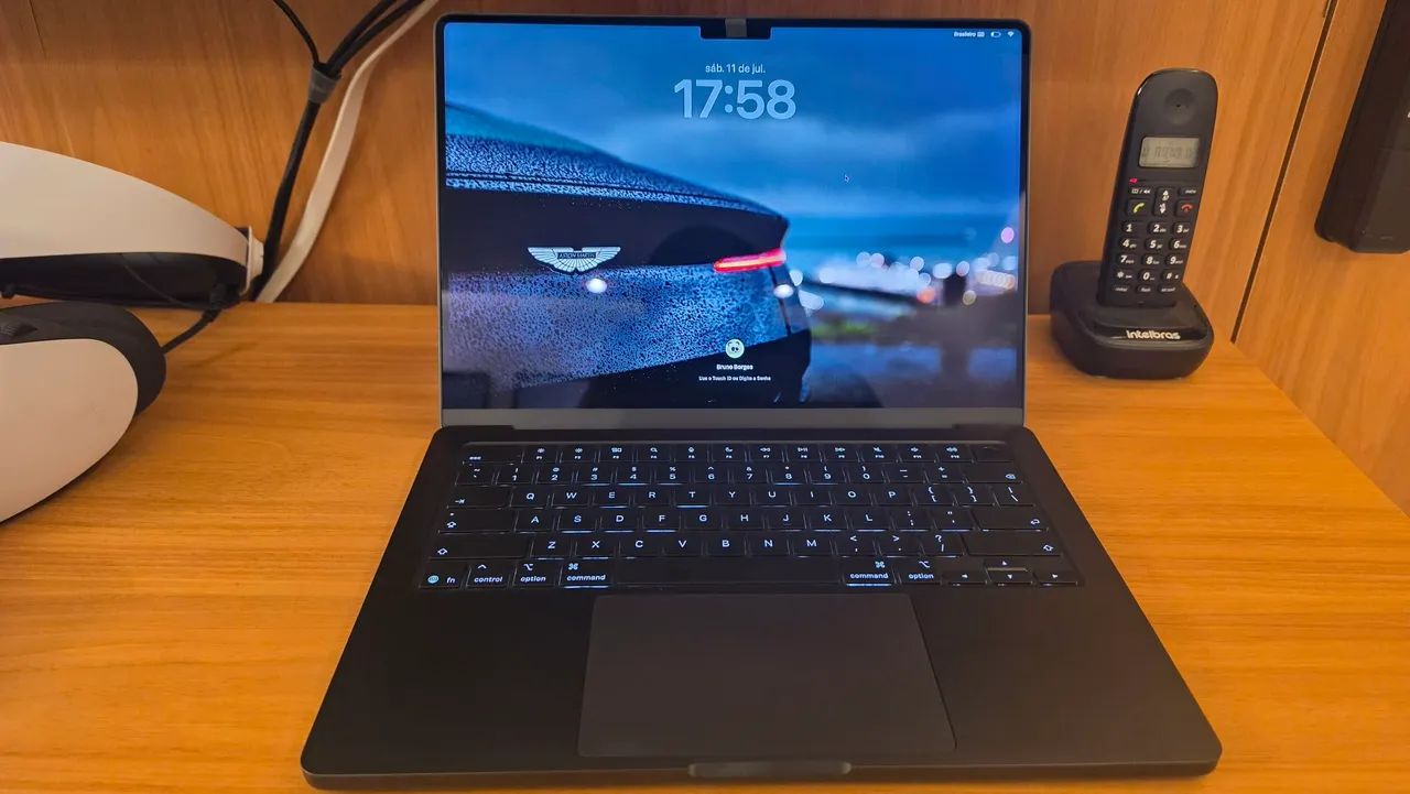 MacBook Pro 14" M5 Pro ? 24GB RAM / 2TB SSD / Space Black - Apenas 4 ciclos