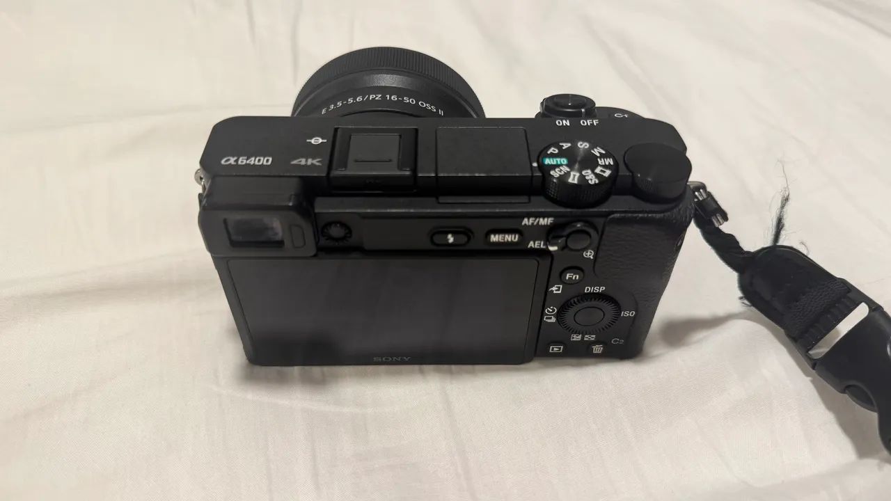 CÂMERA SONY A6400 MIRRORLESS - MUITO NOVA - Foto 3
