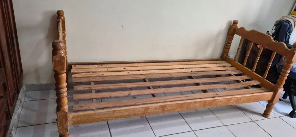 Cama de solteiro em madeira - Foto 2