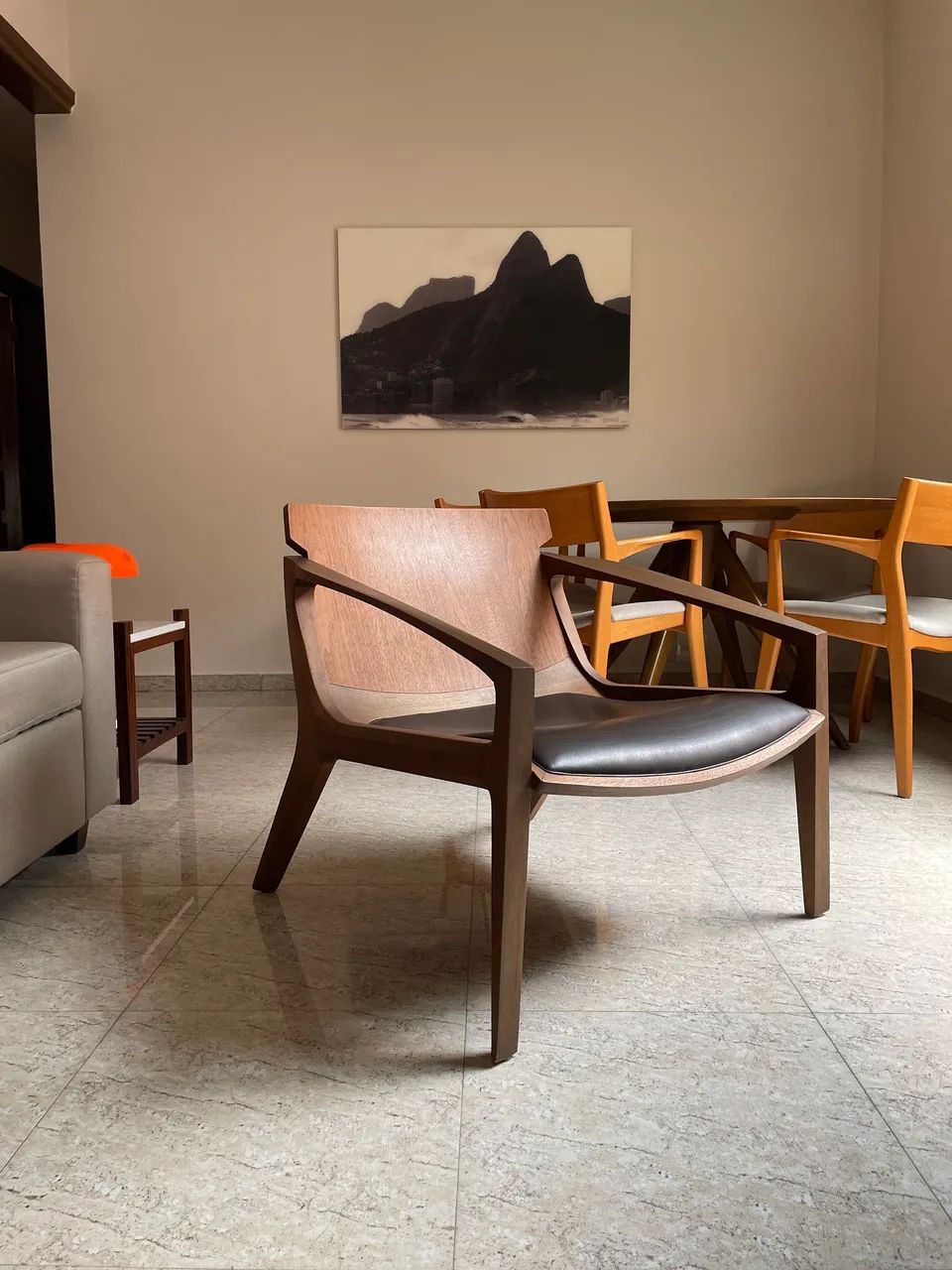 Poltrona Jader Almeida Modelo Linna