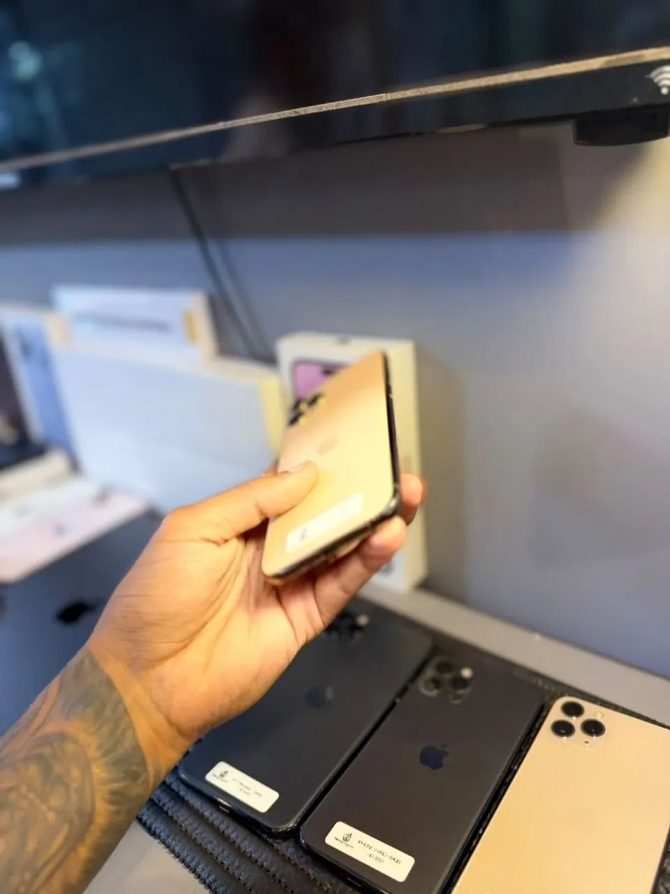 IPHONE 11 PRO 64GB<br>R$ 1.399 - Foto 2