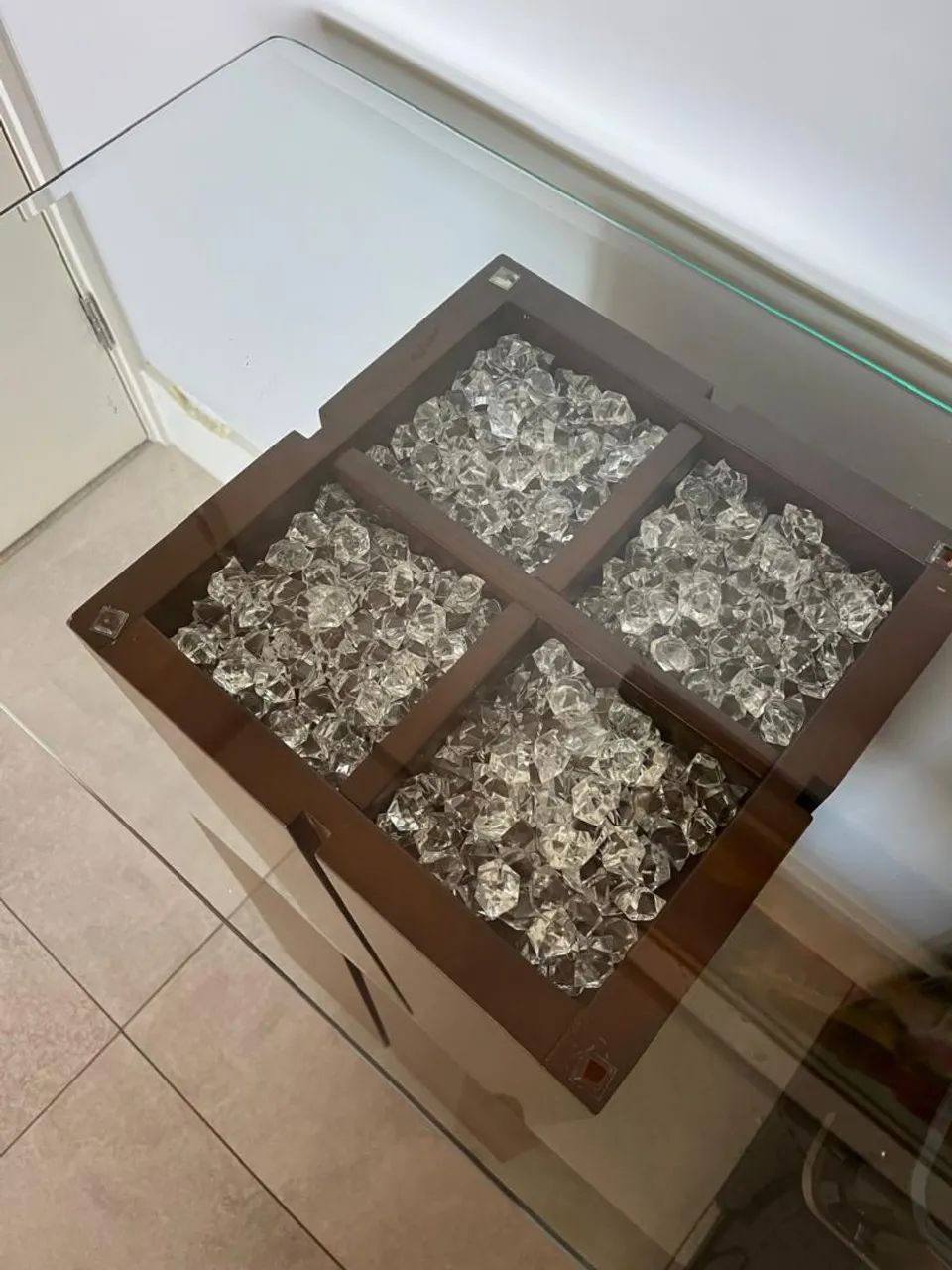 Mesa e aparador