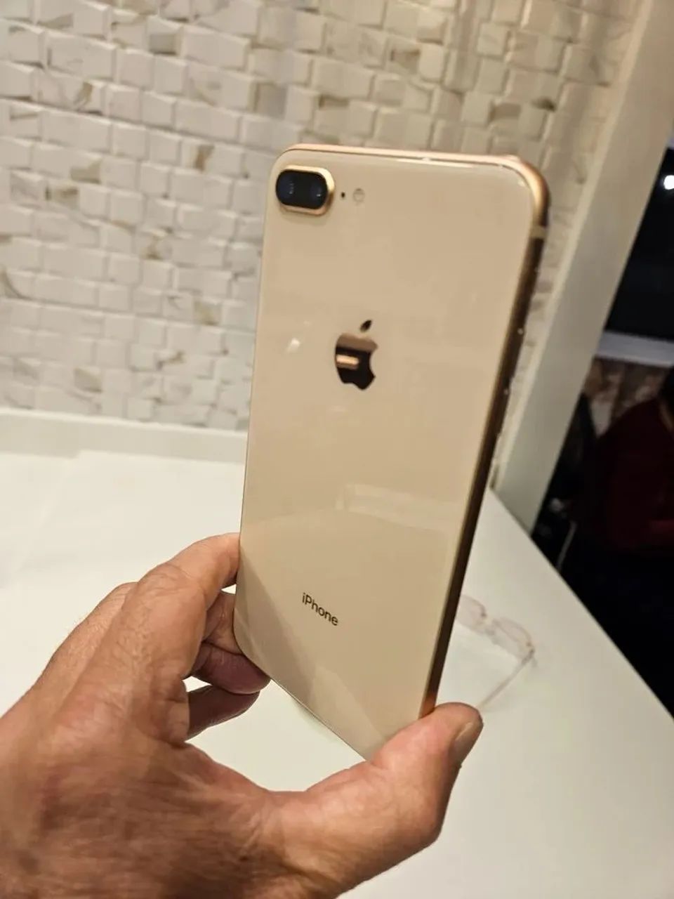 iPhone 8 Plus 