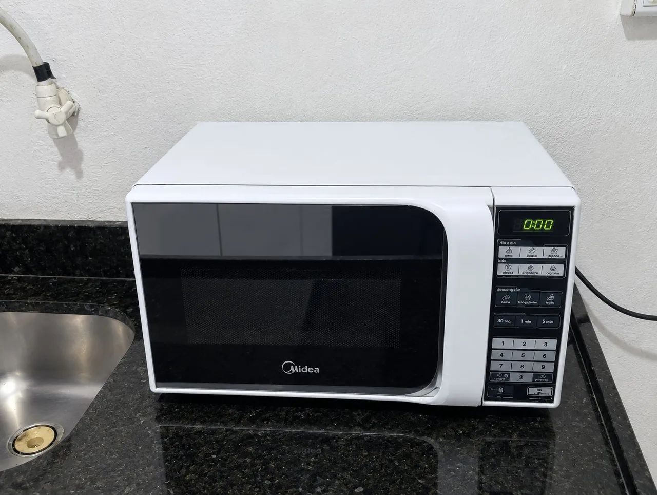 Micro-ondas Midea modelo espelhado ótimo funcionamento - Foto 2