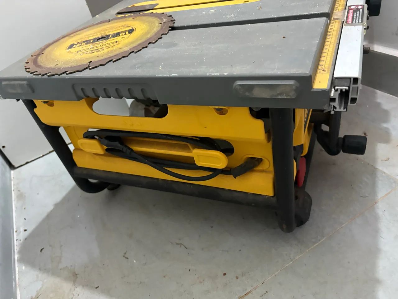 Serra de Bancada Dewalt DW745 B2 - Foto 4