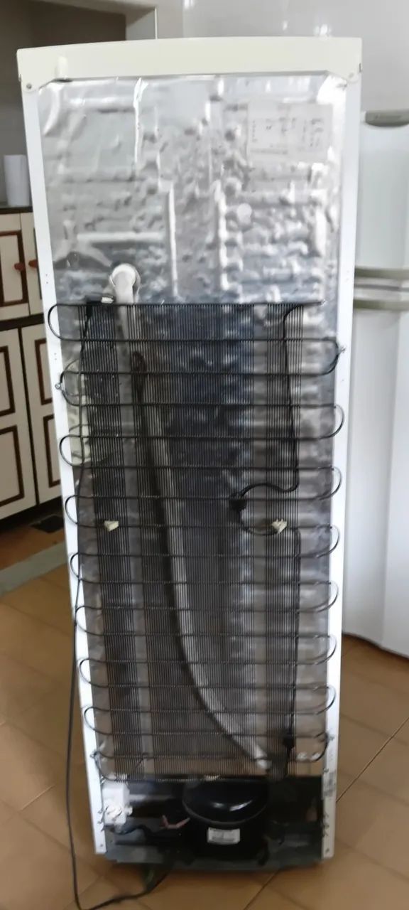 Frezer Eletrolux semi novo - Foto 5