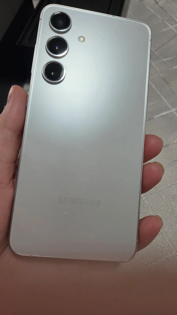 Samsung S24  - Foto 3