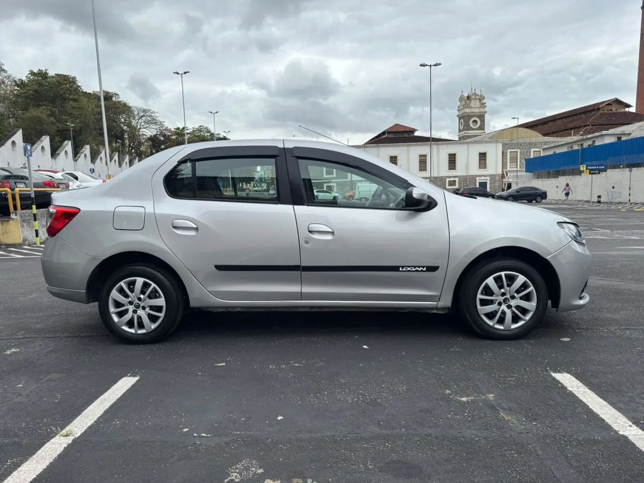 Renault Logan Expression Flex 1.0 12V 4P 2014 - Foto 3