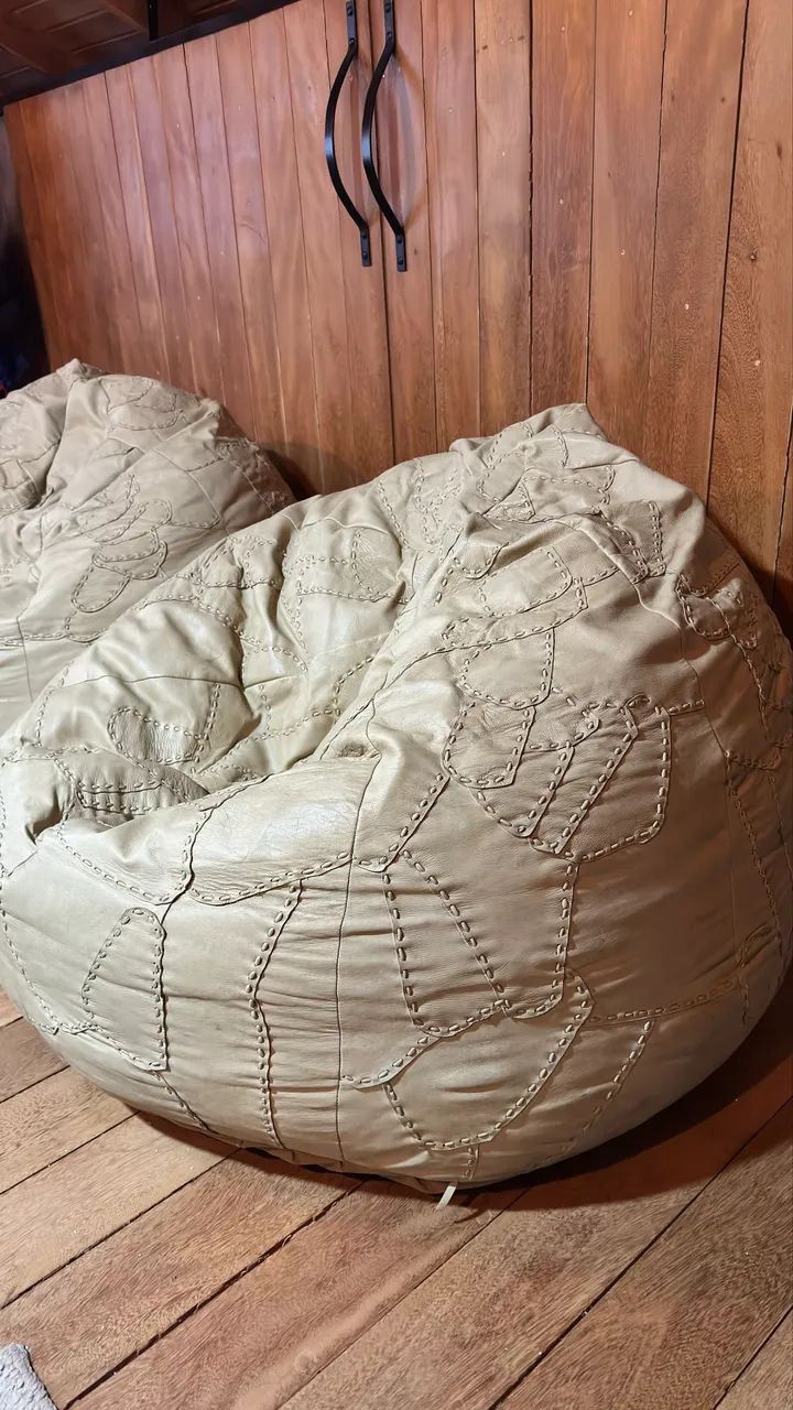 Vendo Puff de couro legítimo costurado em retalhos estilo patchwork - Foto 3