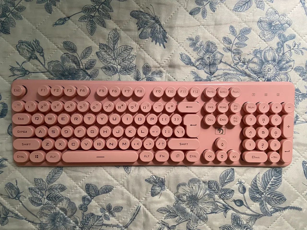 Teclado gamer rosa com led branco sem fio - Foto 2