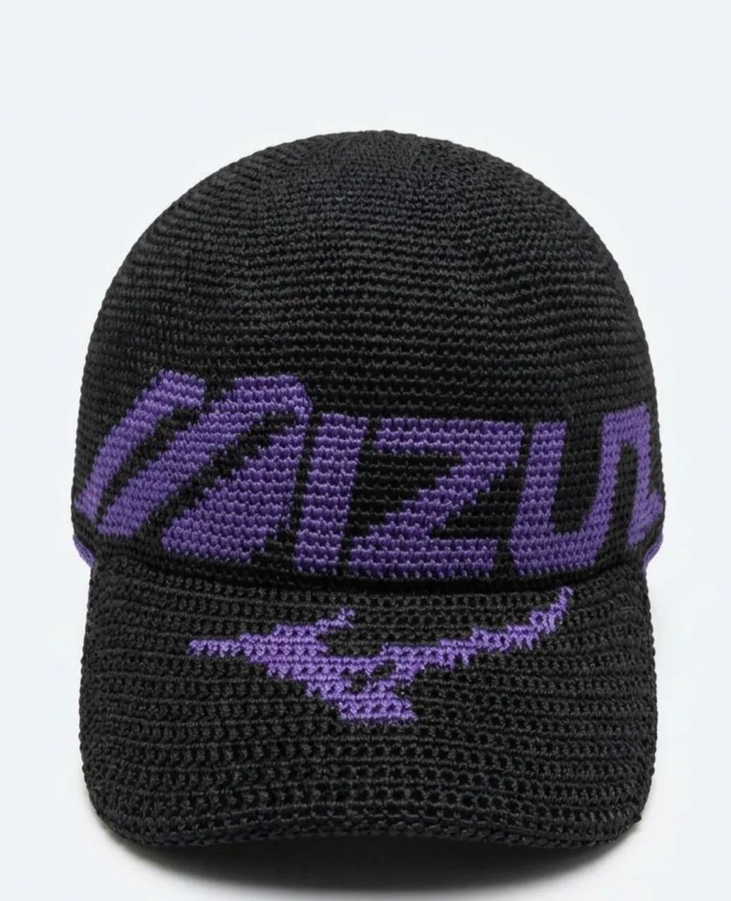 Boné de crochê Mizuno preto e roxo.