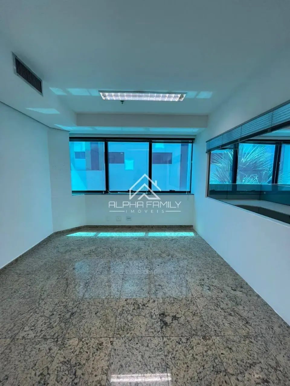 SALA COMERCIAL PARA LOCAÇÃO EM ALPHAVILLE - ED. EAGLE POINT