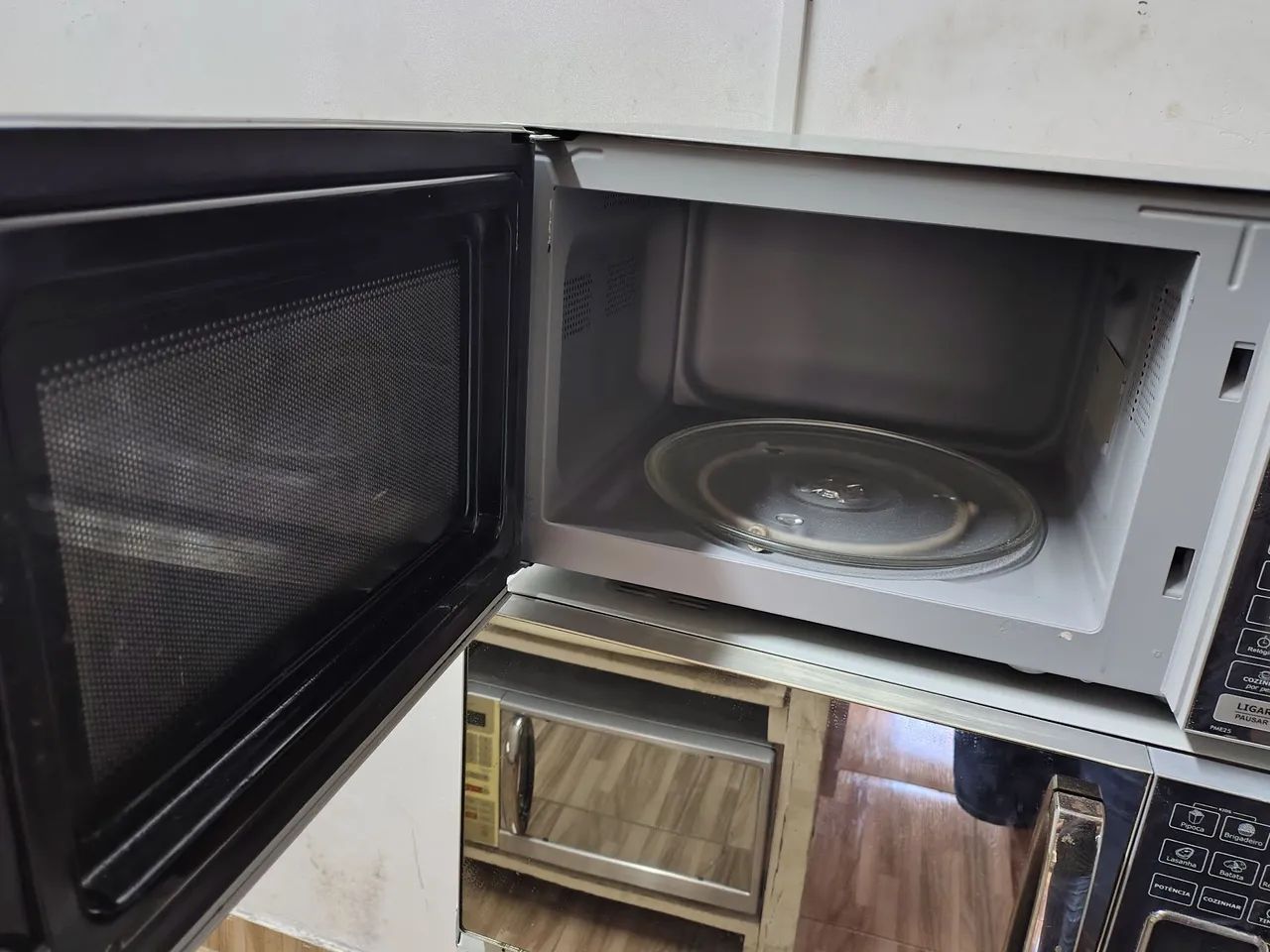 Microondas Philco 25 litros espelhado  - Foto 4