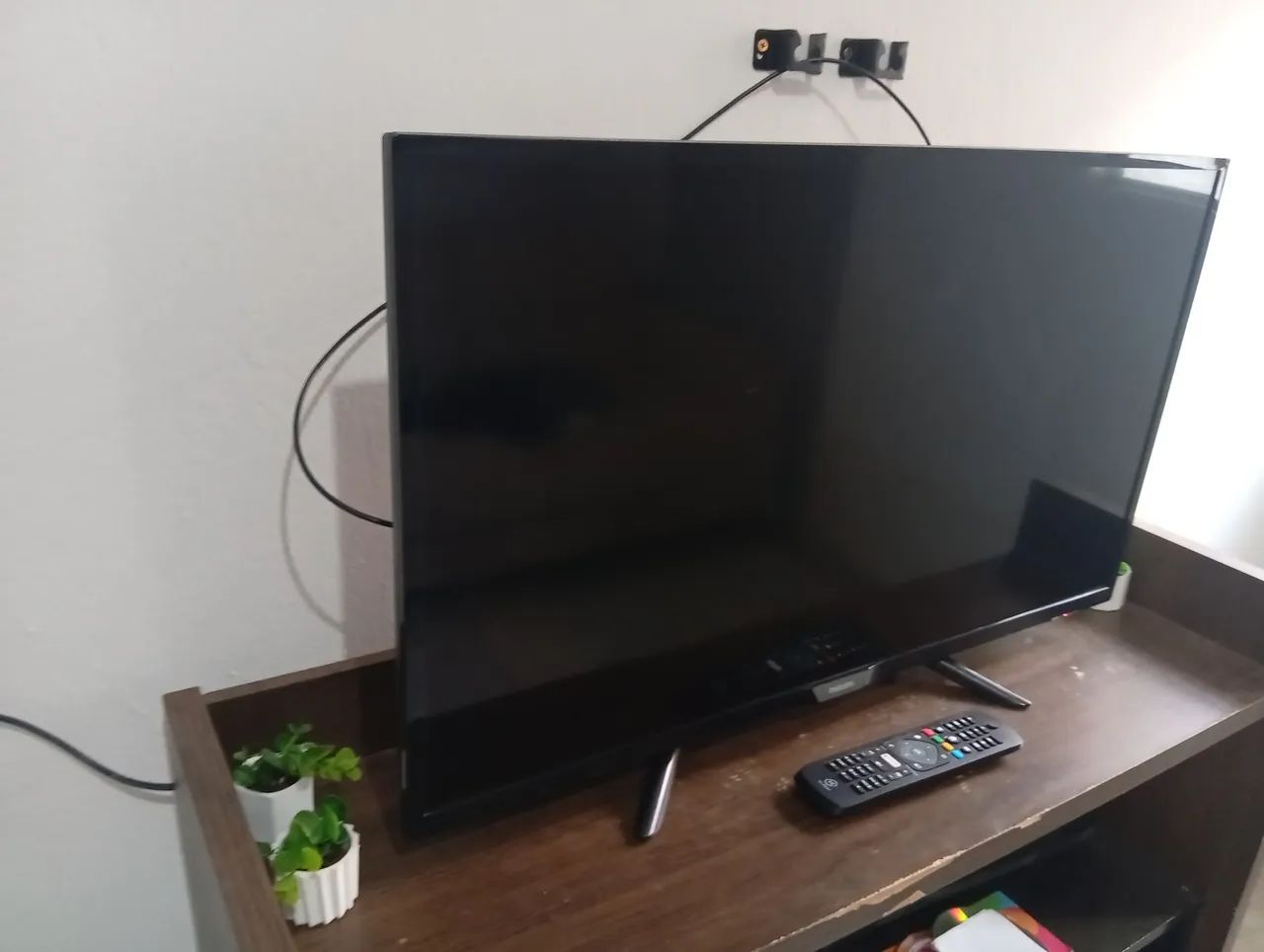 Vendo ou troco tv Philips 32 smart - Foto 5