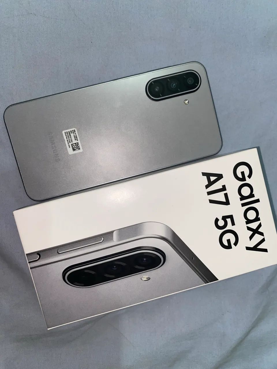 Celular Samsung 100% novo sem marca de uso 