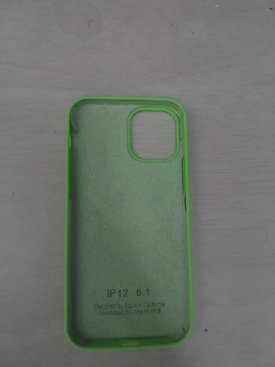 Título: Capinha iPhone 12 Silicone Verde - Nova (Nunca Usada - Foto 2