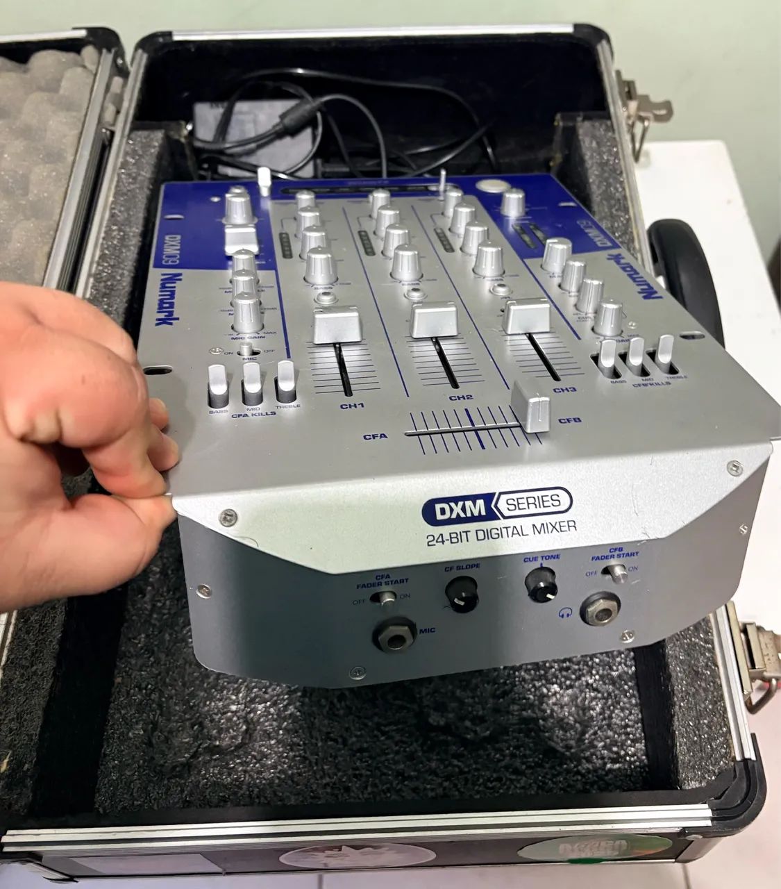 Numark DXM09 24-BIT デジタル ミキサー　中古品　完動品 Mixer Numark DXM09 com Case e Fonte Nova - Equipamentos e