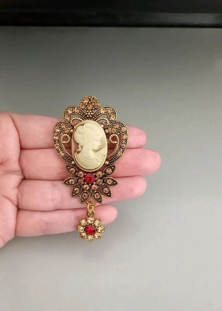 Broche de Camafeu Luxo Dourado (novo) - Foto 3