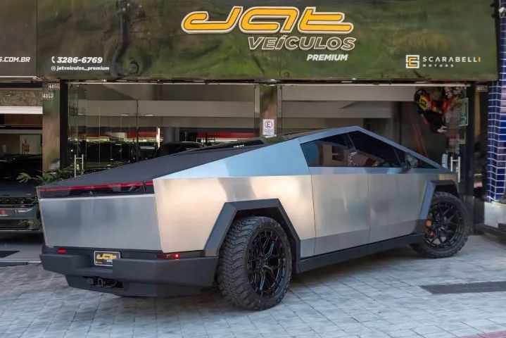 Tesla Cybertruck Foundation, foto 3 de 17