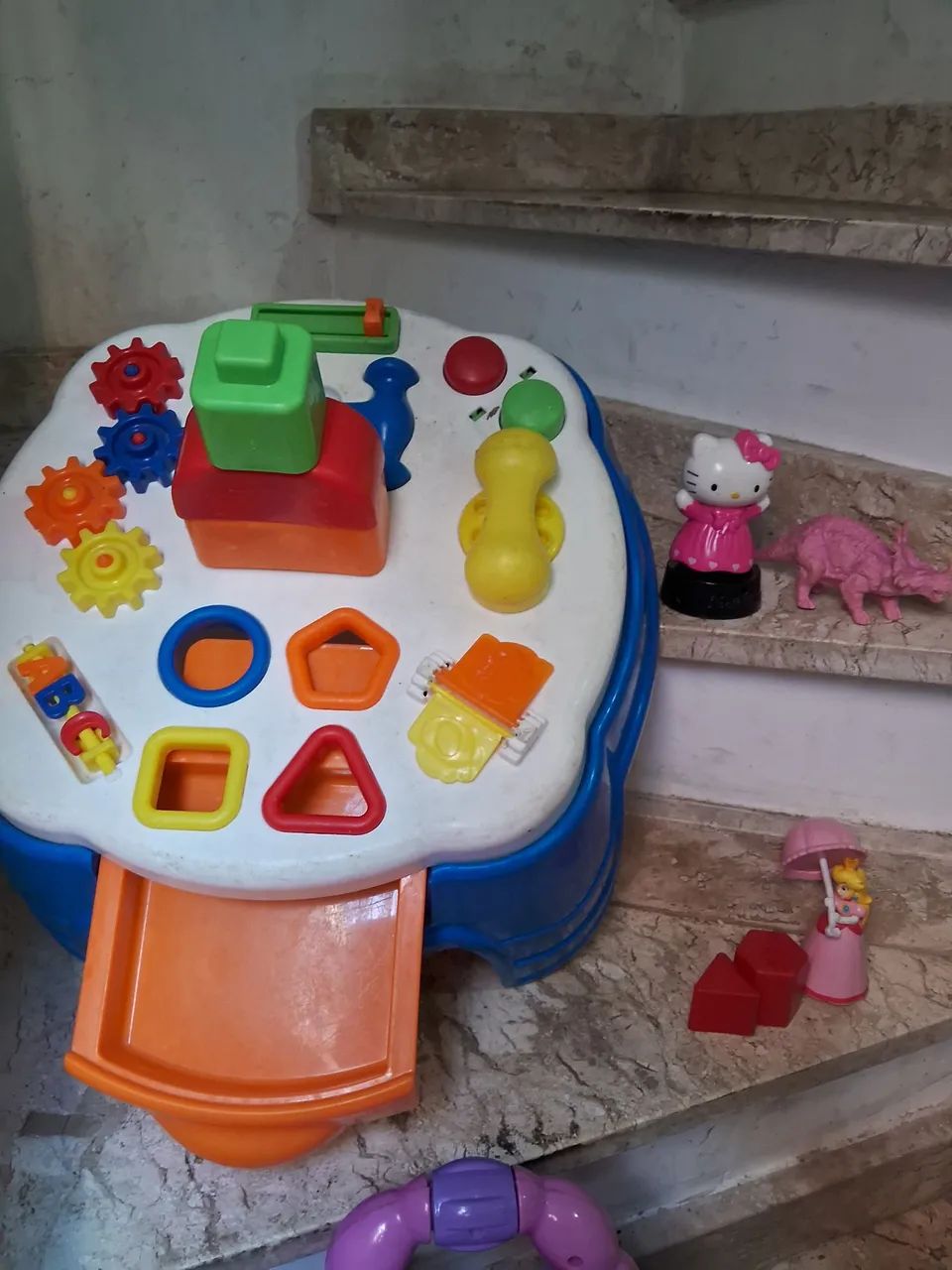 Troninho com brinquedos  - Foto 3