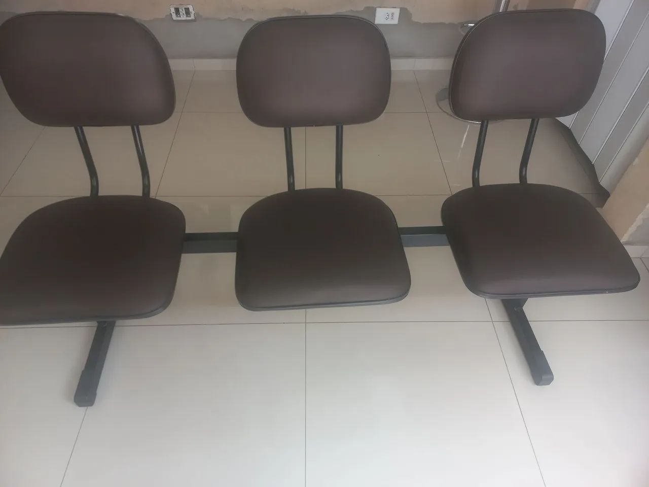 Banco 3 lugares para salão de cabeleireiro 