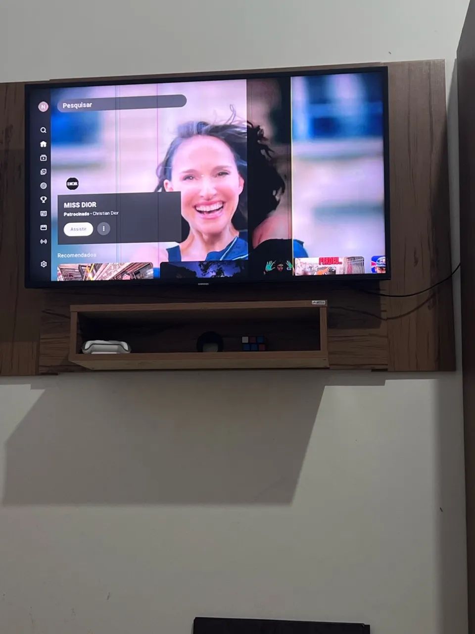 Tv 40 polegadas só pega YouTube com defeito na tela pra voar logo  - Foto 4