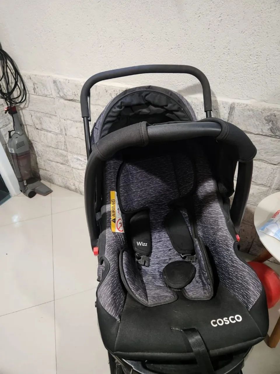 Carrinho de Bebê com Bebê Conforto Cosco - Perfeito estado - Foto 5