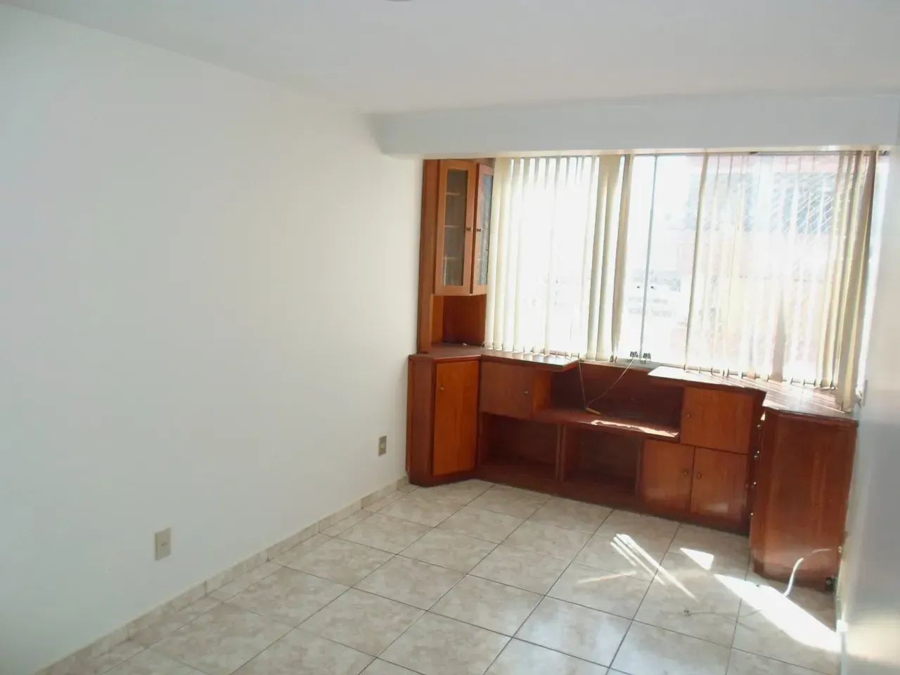 Vendo ótimo apto 01 qto, com elevador na 714/15 Norte