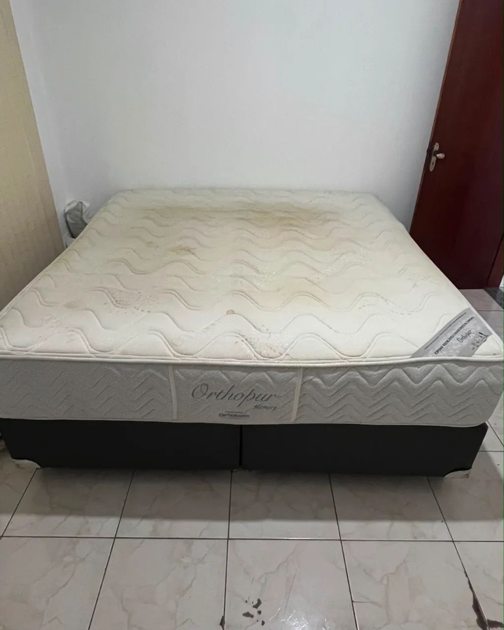 Cama box king size com colchão Ortobon Ortopur - 2,00x1,90