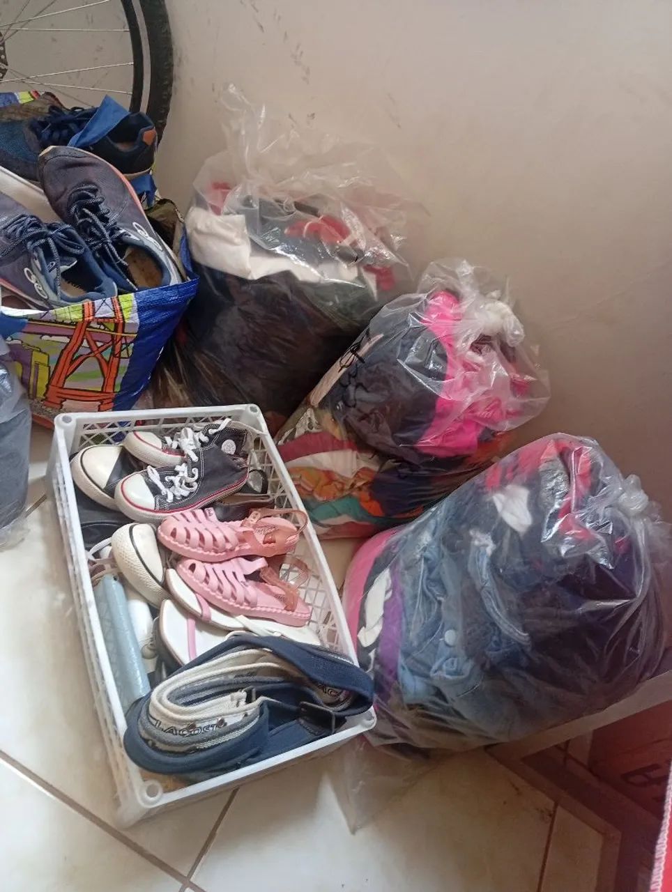 Lote de roupas  - Foto 2