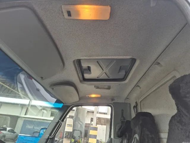 MB ACCELO 815  - Foto 4