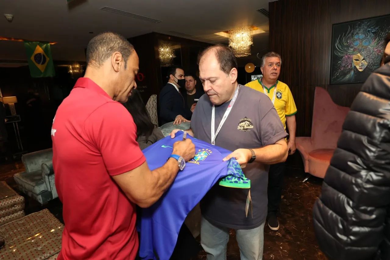 Camisa Oficial do Brasil assinada pelo Cafu - Foto 3