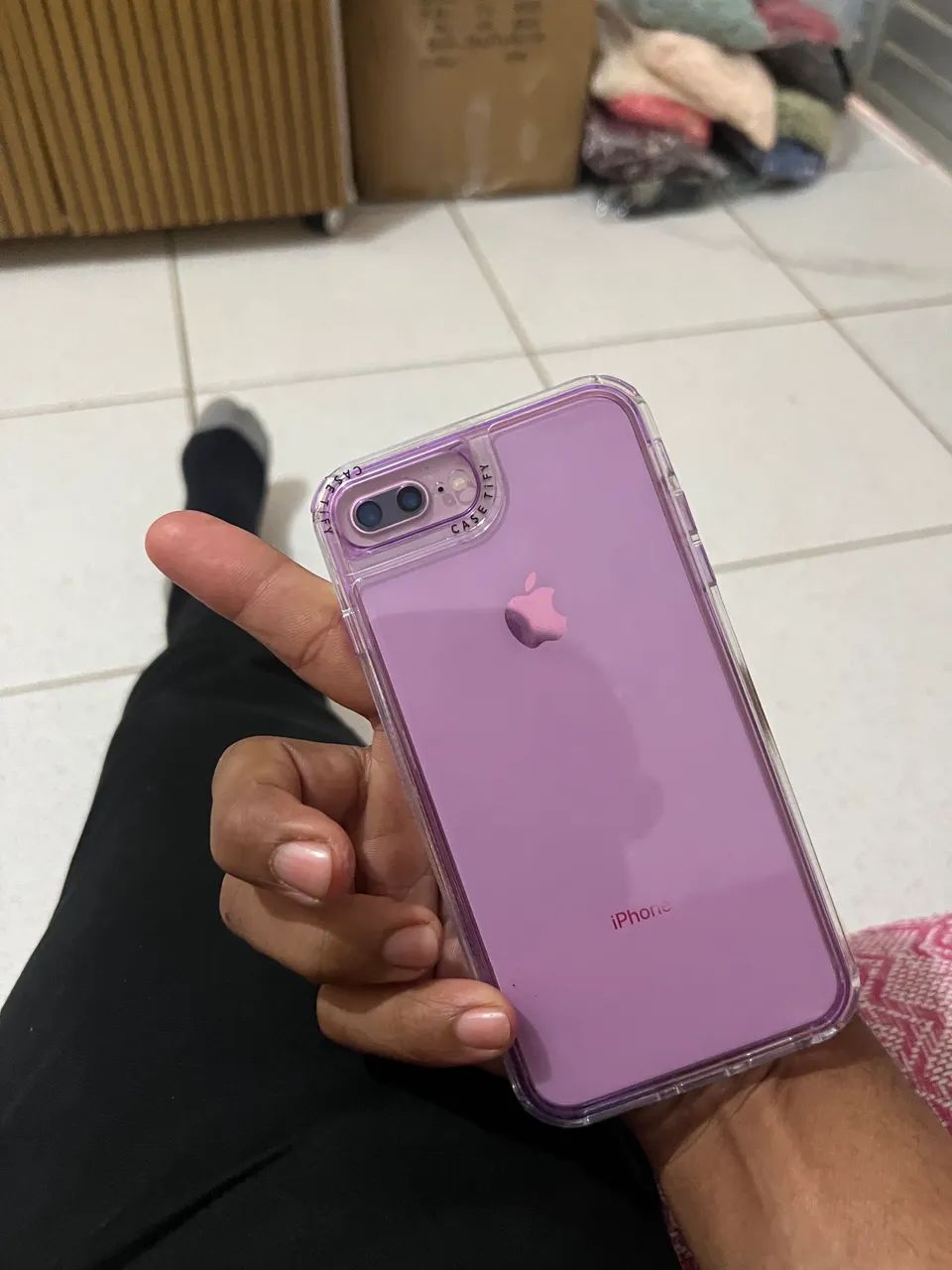 Um iPhone 8 Plus  - Foto 2