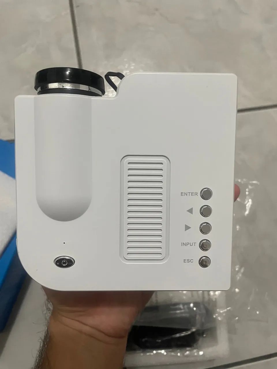 Mini Projetor Portátil UC28  - Foto 4