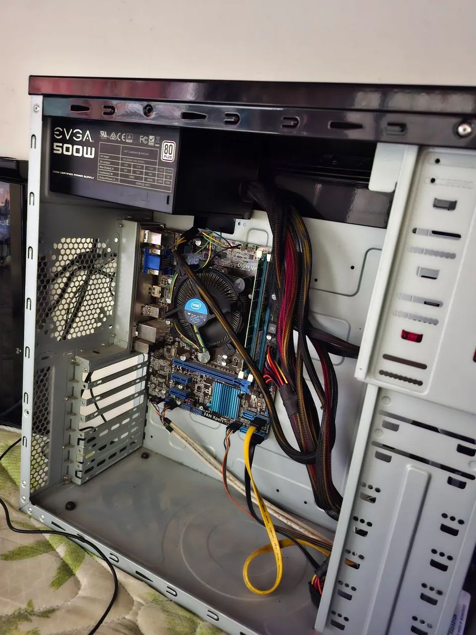 Pc com 2 monitores de 24 polegadas  - Foto 2