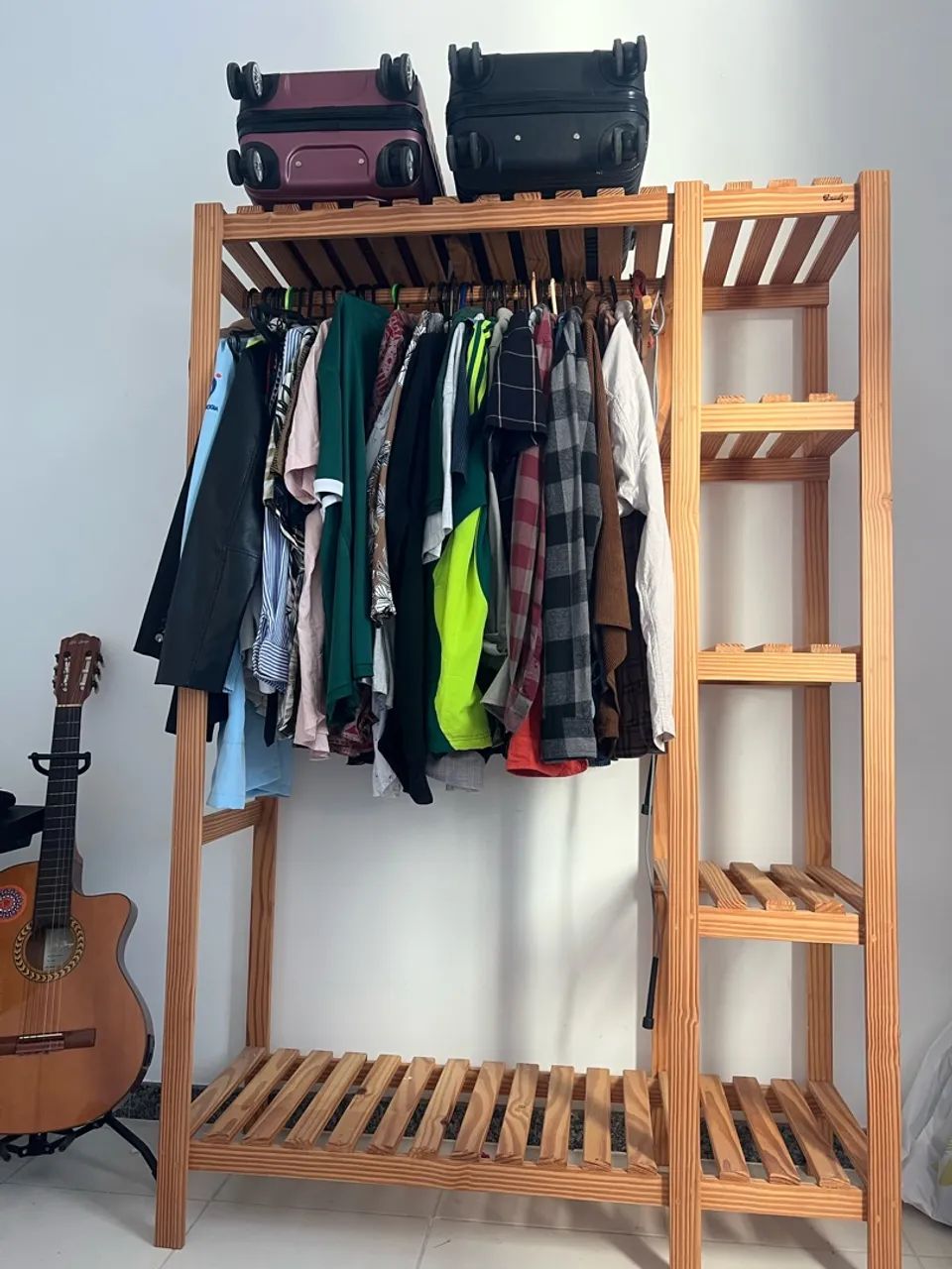 Arara de roupas/Madeira Pinus de qualidade  - Foto 2