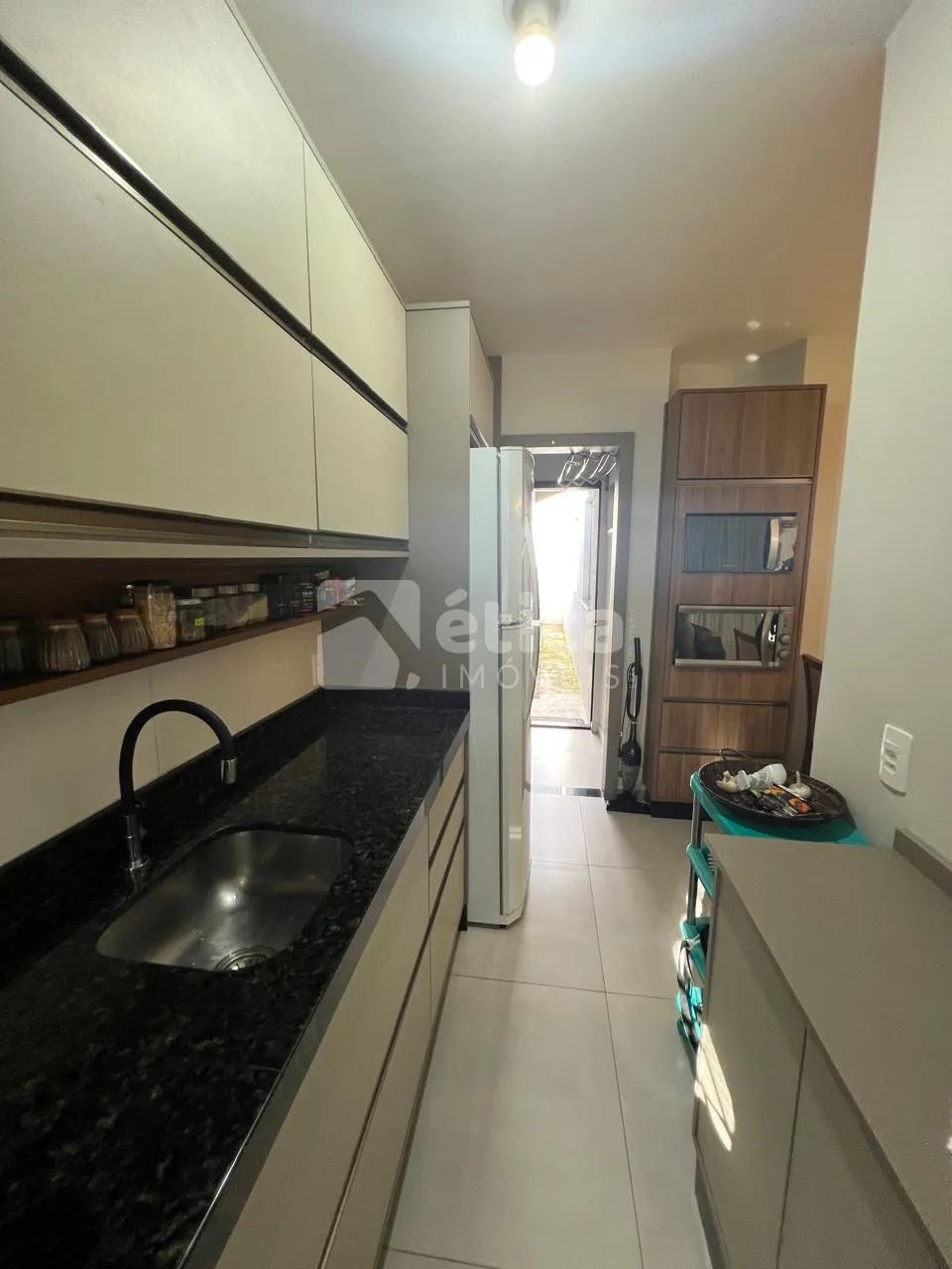 Casa Geminada para Locação com 3 Quartos e Vaga de Garagem - Foto 3