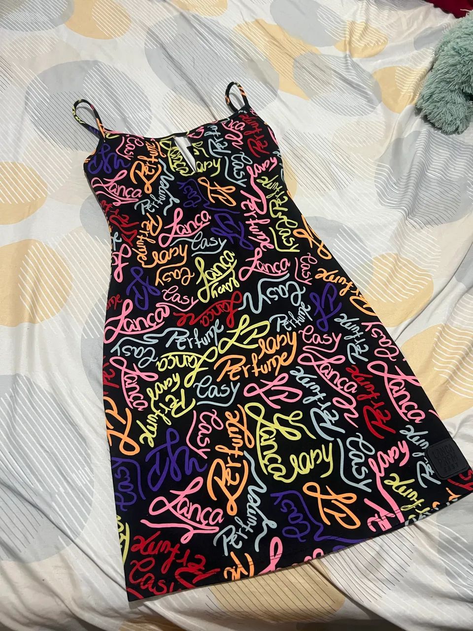 Vestido lança perfume 