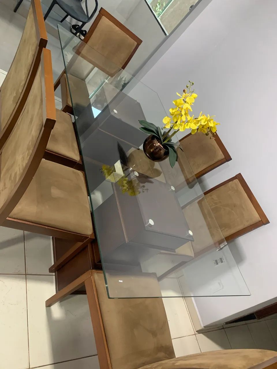 Mesa com 6 cadeiras
