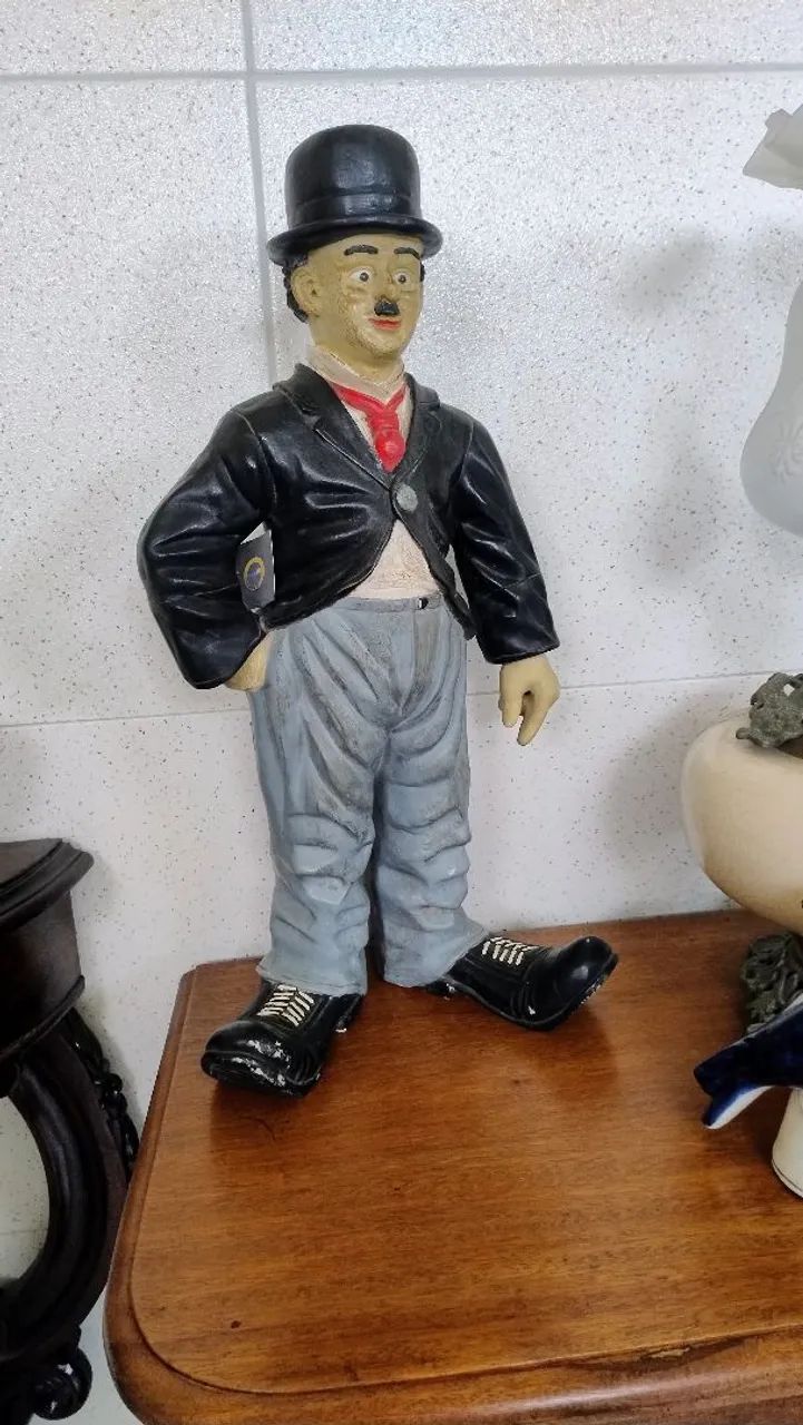 Estátua de chalin Chaplin 