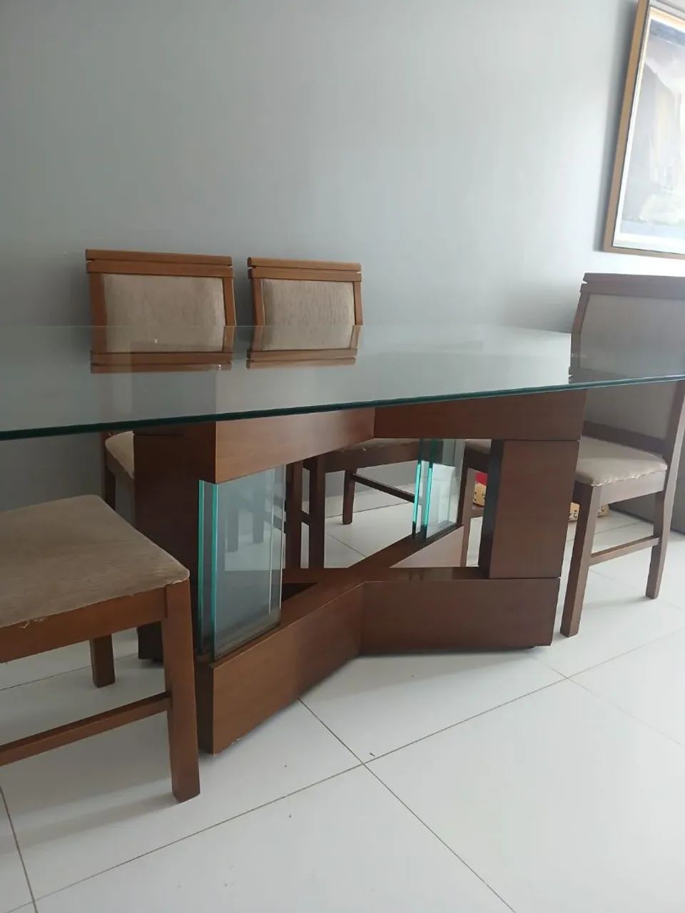 Mesa de madeira com 6 cadeiras - Foto 4