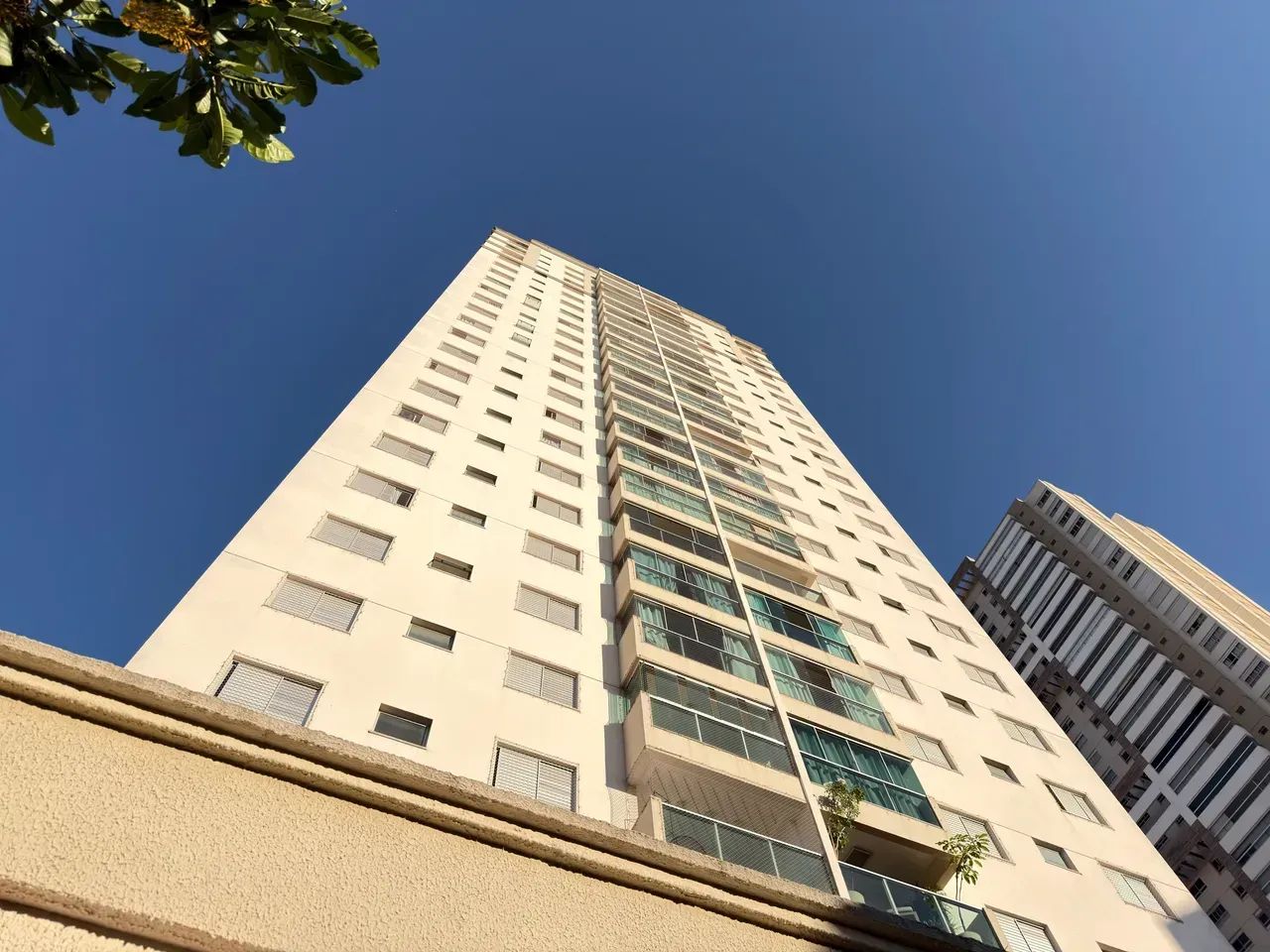 Apartamento Mobiliado no Setor Bueno 2 Suítes - Foto 2