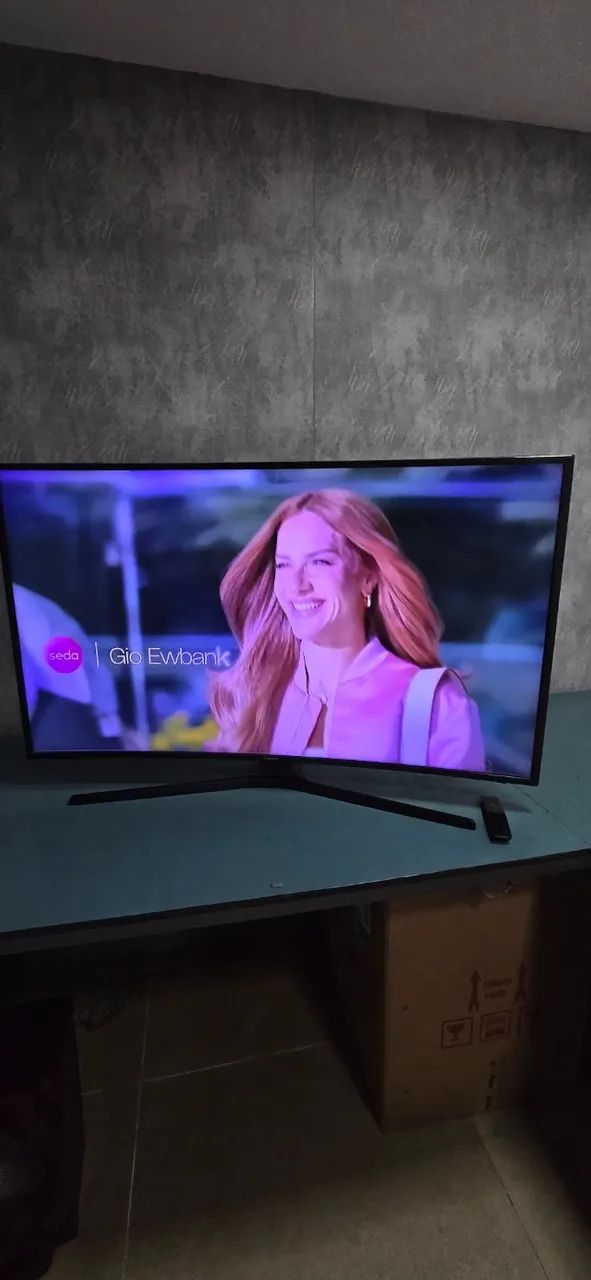 TV tela curva 49 polegadas